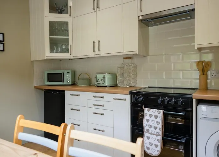 Spacious 2 bedroomed character apartment